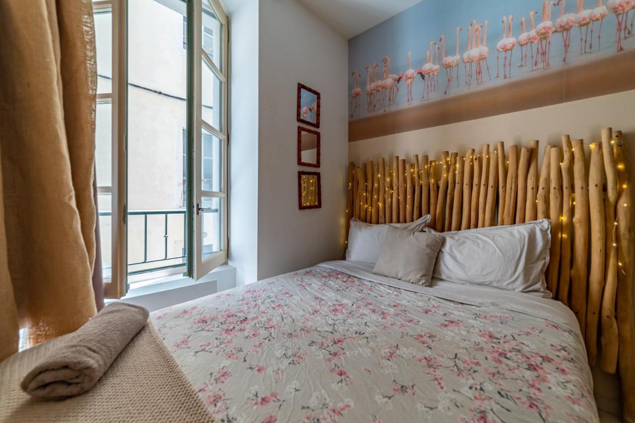 La Cabane Camarguaise En Centre Ville - Une Nuit A Nîmes Exteriör bild