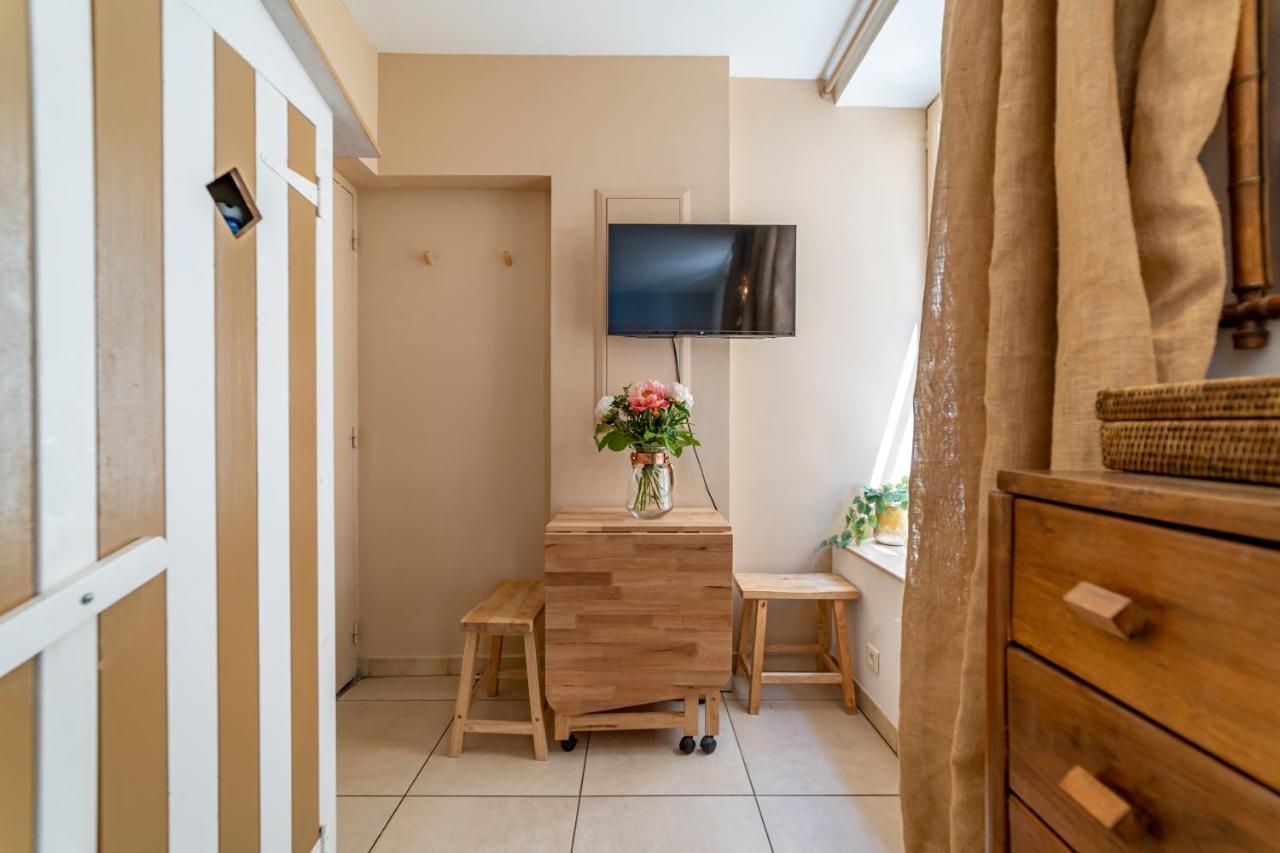 La Cabane Camarguaise En Centre Ville - Une Nuit A Nîmes Exteriör bild