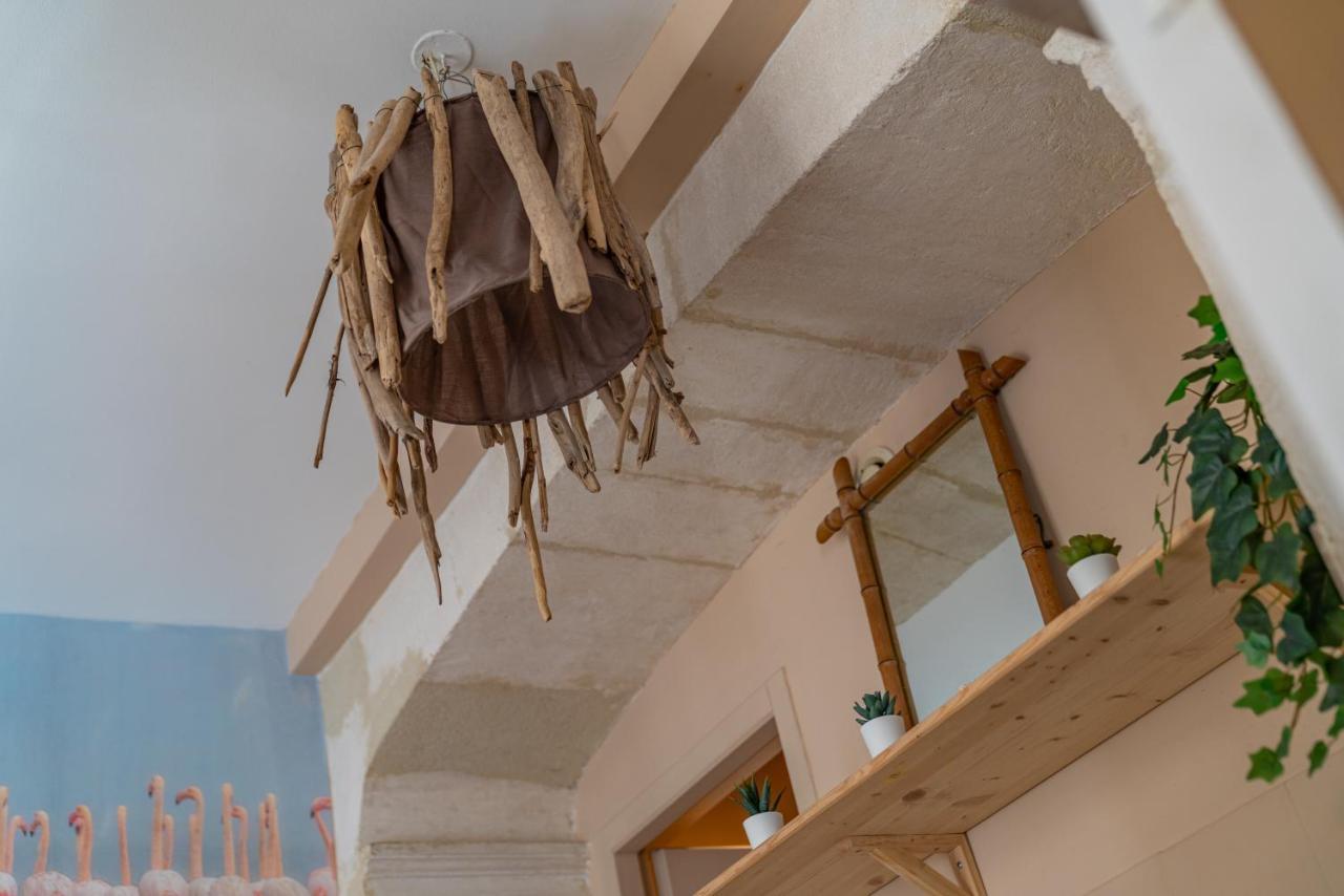 La Cabane Camarguaise En Centre Ville - Une Nuit A Nîmes Exteriör bild