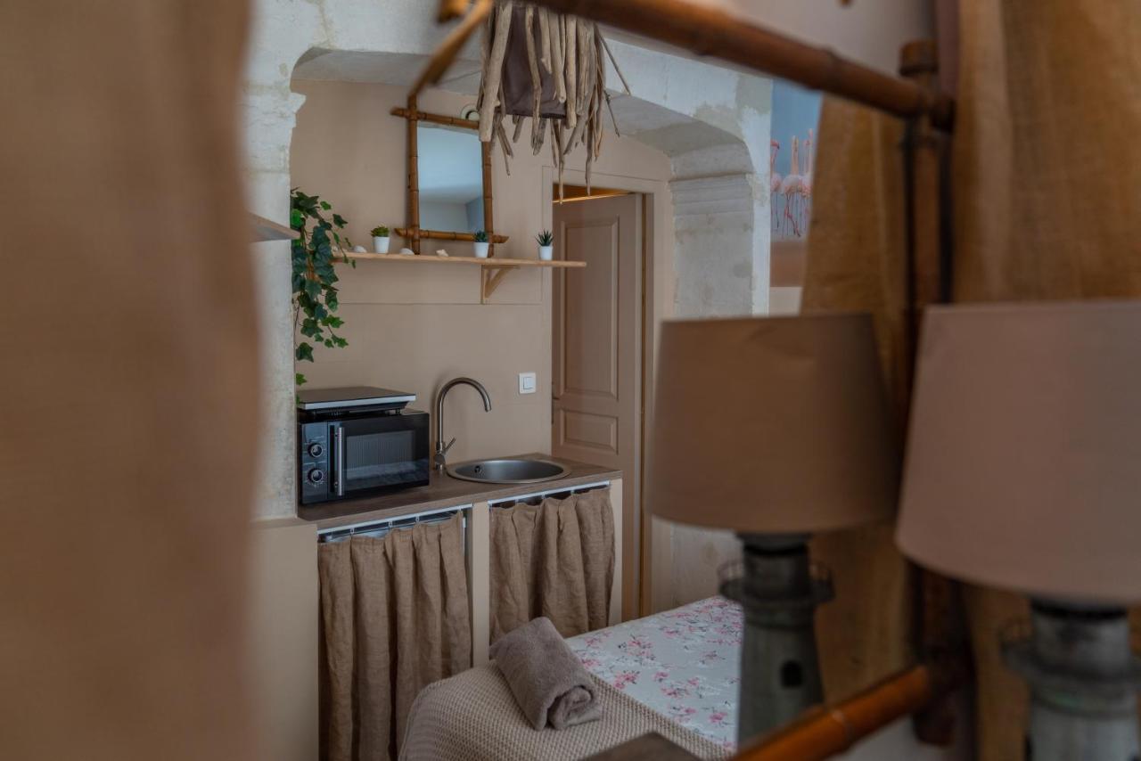 La Cabane Camarguaise En Centre Ville - Une Nuit A Nîmes Exteriör bild