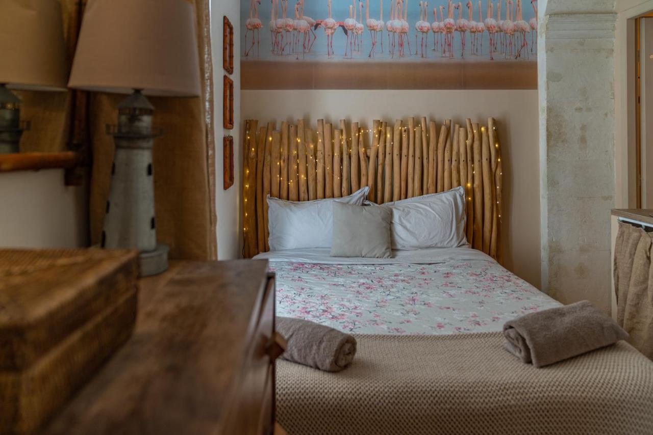 La Cabane Camarguaise En Centre Ville - Une Nuit A Nîmes Exteriör bild